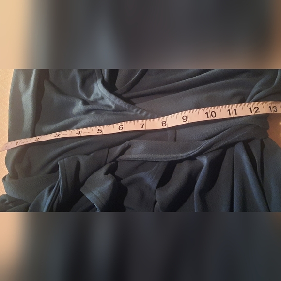 Holiday Wrap Dress - Green - Picture 6 of 8